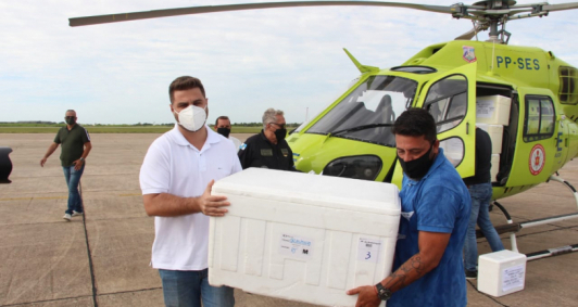 Campos recebe vacinas (Foto: Divulgação/Paulo Pinheiro)