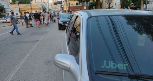 Protesto em frente � C�mara (Foto: Rodrigo Silveira)