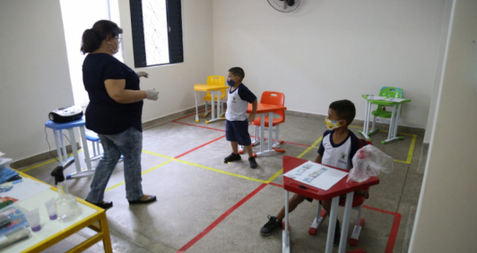Incio das aulas no modelo hbrido (Foto: Rodrigo Silveira)