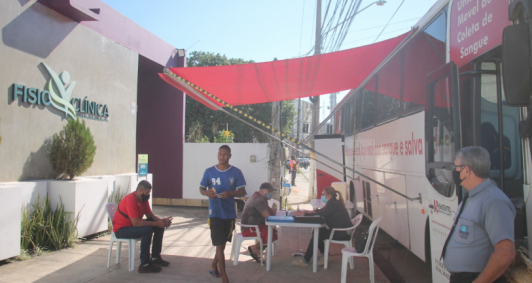 Unidade mvel do hemocentro (Foto: Genilson Pessanha)