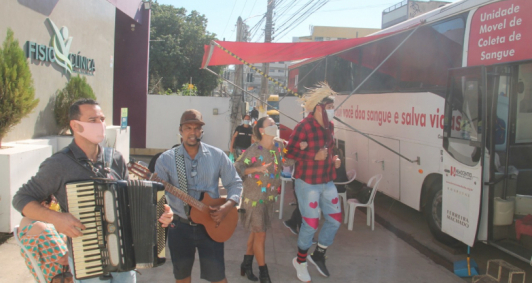 Unidade mvel do hemocentro (Foto: Genilson Pessanha)