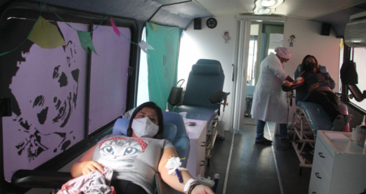 Unidade mvel do hemocentro (Foto: Genilson Pessanha)