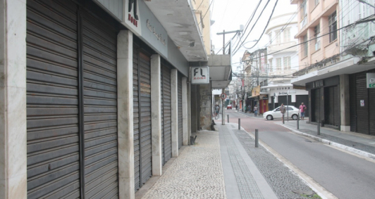 Lojas fechadas no Dia do Comercirio (Fotos: Genilson Pessanha)