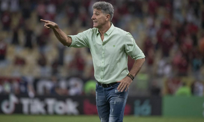 Renato Gaúcho sofre pressão de torcedores do Fla após queda na Copa do Brasil