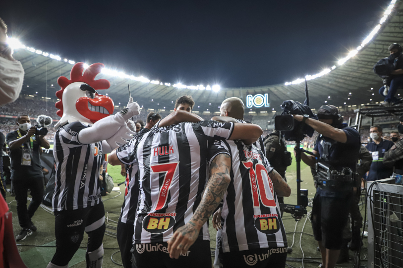 Galo venceu Athletico por 4 a 0 no jogo de ida