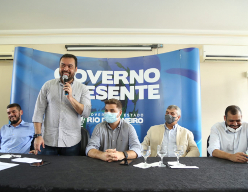 Governador Cláudio Castro assina compromisso com Projeto Fênix (Fotos: Rodrigo Silveira)