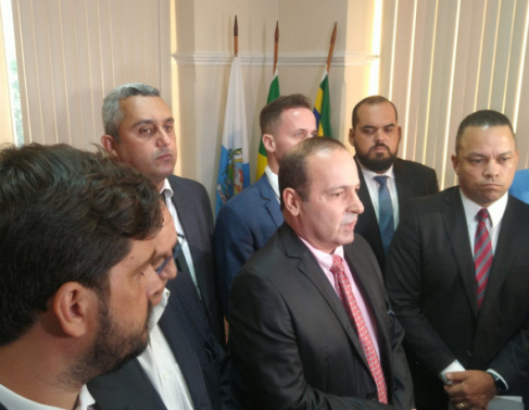 Oposio convoca coletiva para falar de cassao