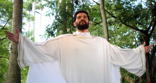Otaviano Martins interpreta Jesus Cristo na peça
