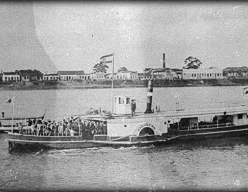 O vapor Cachoeiro, navegando no rio Paraíba