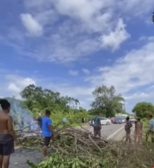 Manifestantes interditam BR 356 por falta de energia 