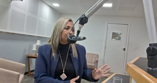 Elaine Leão no Folha no Ar