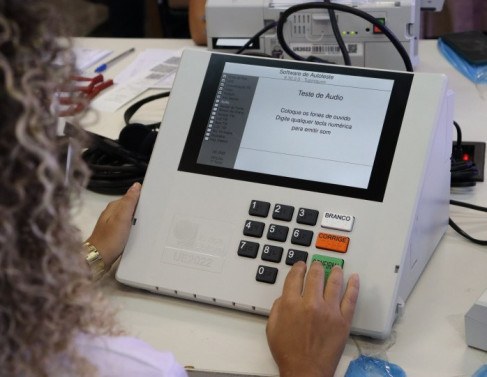 Insemina&ccedil;&atilde;o das urnas (Fotos: Rodrigo Silveira)