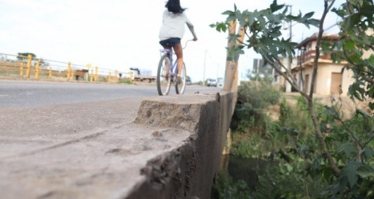Passarela da RJ 216 segue sem previso de obras 