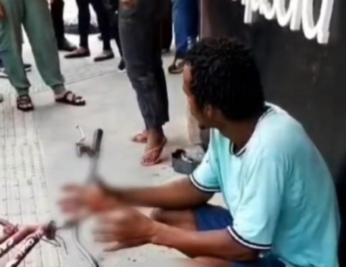 Suspeito foi detido por populares 