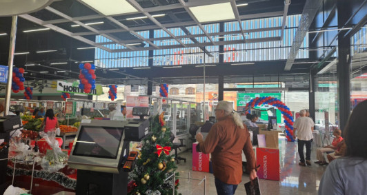 Reinaugurao do Super Bom da avenida Alberto Torres