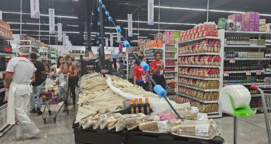 Reinaugurao do Super Bom da avenida Alberto Torres