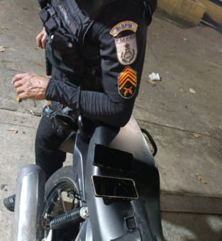 Moto, simulacro celulares apreendidos