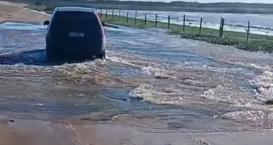 Ressaca atingiu a praia do Farol
