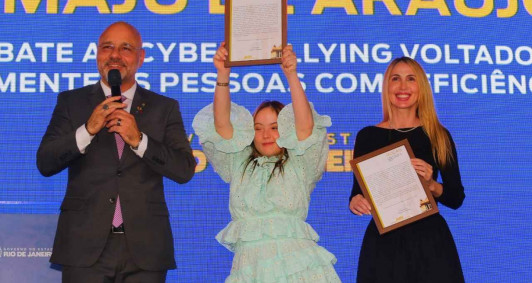 Deputado Fred Pacheco, Maju de Araújo e a mãe de Caroline Queiroz