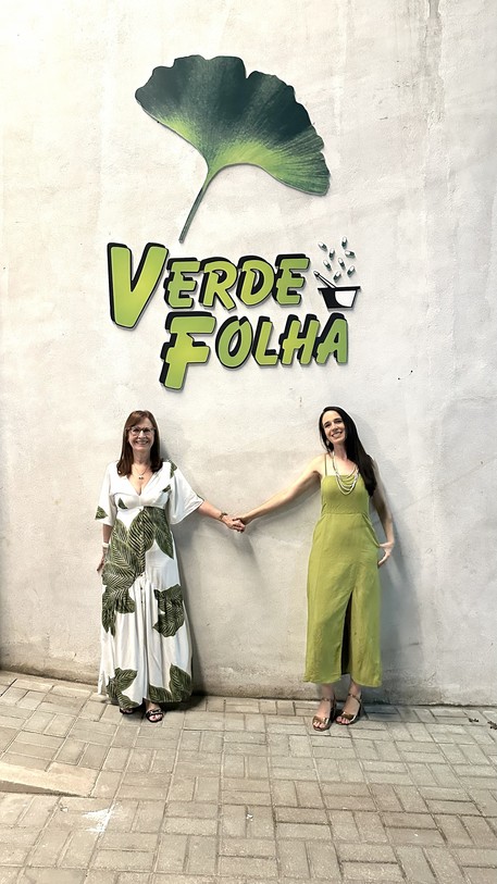 As farmacêuticas Maria Helena Smiderle e sua filha Lara Smiderle