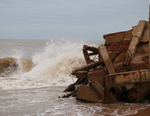 Em São João da Barra alerta para embarcações