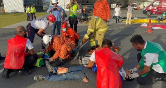 Simulao de incndio no Heliporto (Fotos: Divulgao)