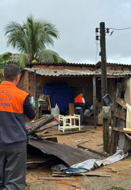 For&ccedil;a Tarefa da Prefeitura de Itaperuna est&aacute; nas ruas solucionando problemas causados pelas chuvas 