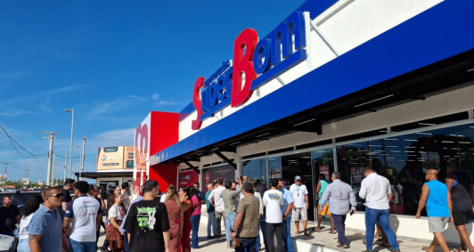 Unidade do Super Bom em Grussa&iacute; &eacute; inaugurada