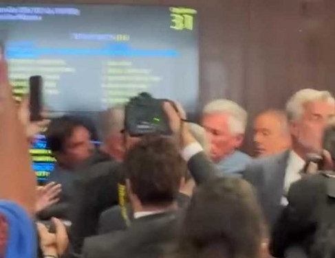 Momento de confus&atilde;o na CPI do INSS