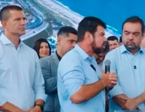 Castro com Welberth e Ruas em Maca&eacute;