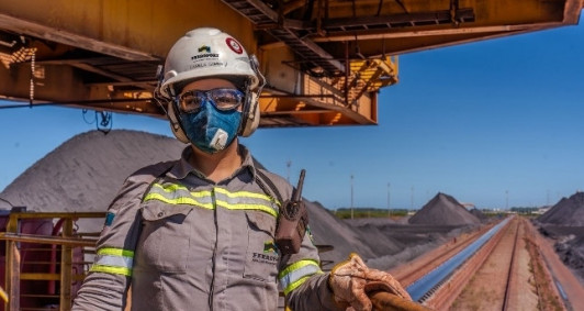 Camilla de Almeida Gomes atua como operadora na Ferroport