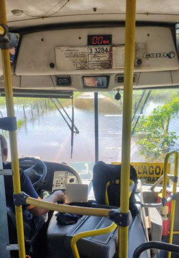 Trecho da estrada que liga Lagoa de Cima a Concei&ccedil;&atilde;o do Imb&eacute; alagado