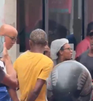 Mulher &eacute; assaltada no Centro de Campos 