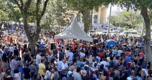 Samba na Pra&ccedil;a