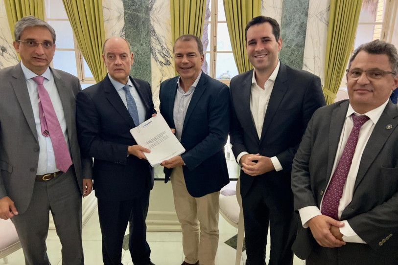 Couto recebe prefeitos em defesa dos royalties