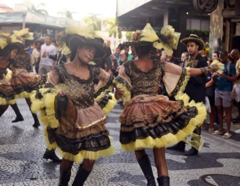 Apresenta&ccedil;&atilde;o no Centro de Campos