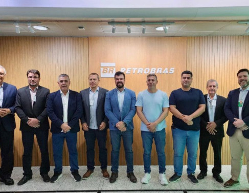 Prefeitos da regi&atilde;o fizeram visita t&eacute;cnica &agrave; estatal, em Maca&eacute;