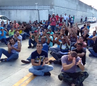 Protesto de servidores em frente à Petrobras