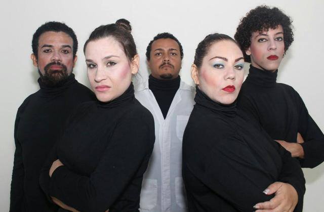 Elenco da peça de Campos encenada em palco carioca (Foto: divulgação)