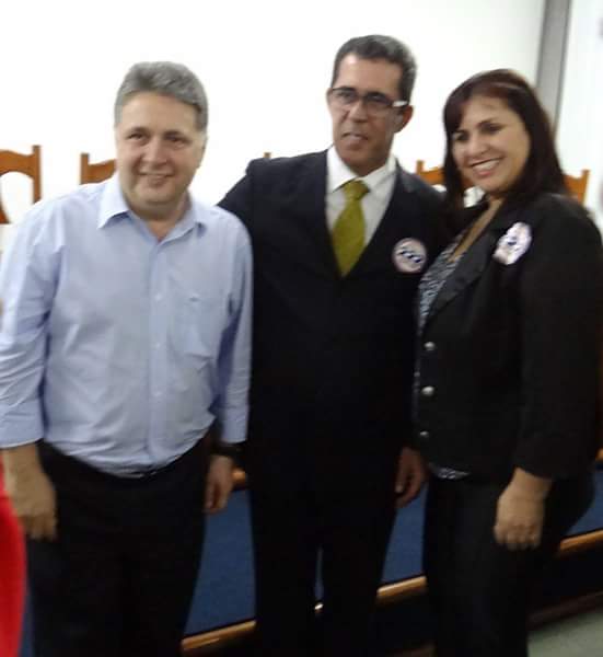 Advogada Gilda Quintanilha , Guru e Garotinho na foto oficial da reunião no CDL