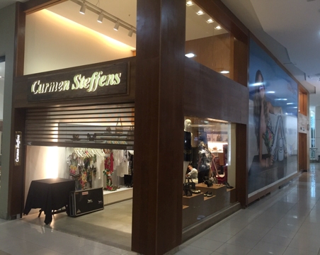 Carmen Steffens nova loja corredor