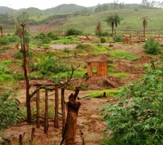 Novembro marca um ano do rompimento da barragem da Samarco, em Minas