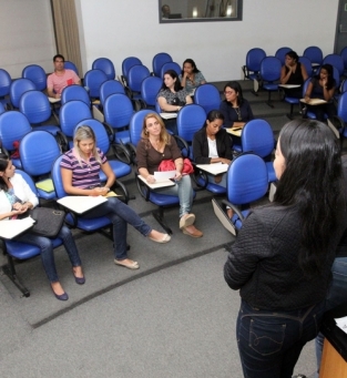 Sal&atilde;o emprego Maca&eacute; 