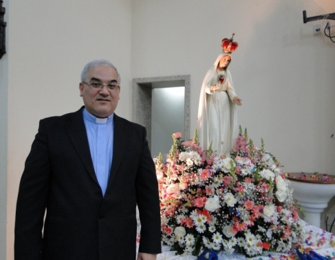 Padre Crim�rio est� � frente da programa��o em Campos