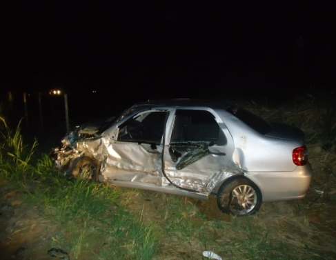 Outras cinco pessoas estavam em um Siena prata