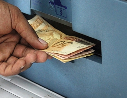 Servidores do Estado ir&atilde;o receber pagamento, mas alguns pela metade