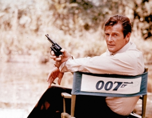 Roger Moore em 007
