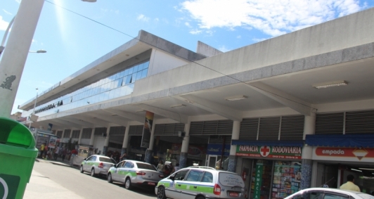 Homem foi esfaqueado na rodovi&aacute;ria Roberto Silveira