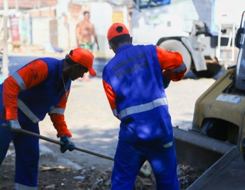 Limpeza no entorno do rio Paraba