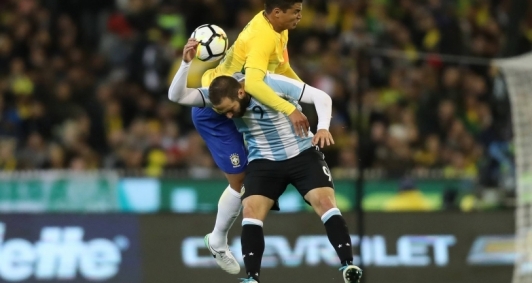 Brasil perde amistoso para Argentina